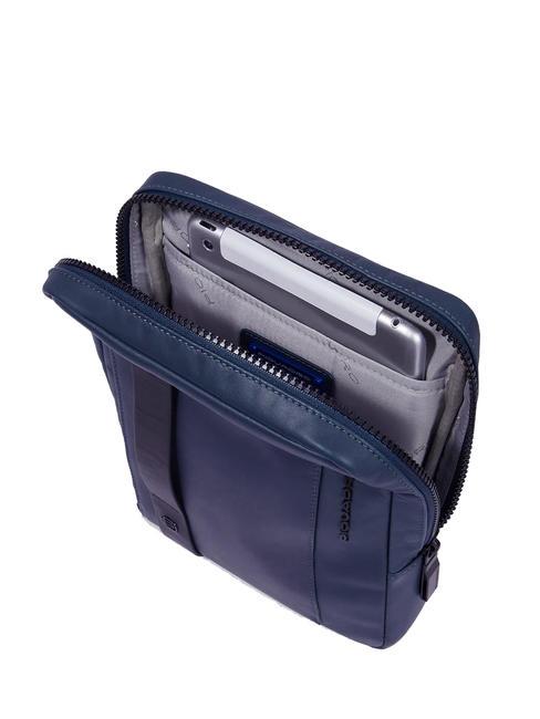 piquadro, tracolla porta mini ipad, tracolla piccola, tracolla uomo, Pelletteria uomo, Accessori in pelle uomo, Prodotti in pelle uomo, Pelletteria di lusso uomo, Pelle uomo eleganza, Pelle uomo alta qualità, Accessori uomo in pelle, Borse pelle uomo, Borse tracolla pelle uomo, Pelletteria uomo elegante, Pelletteria uomo casual, Borse pelle uomo da lavoro, Borse pelle uomo da viaggio, Pelletteria uomo per occasioni speciali, Accessori pelle uomo da regalo, Pelle di alta qualità uomo, Pelle morbida uomo, Pel