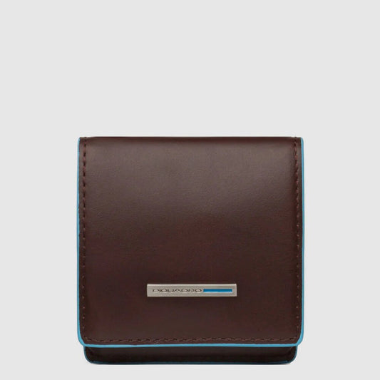 piquadro, portamonete, portamonete uomo, Pelletteria uomo, Accessori in pelle uomo, Prodotti in pelle uomo, Pelletteria di lusso uomo, Pelle uomo eleganza, Pelle uomo alta qualità, Accessori uomo in pelle, Portafogli pelle uomo, Porta carte di Credito, Pelletteria uomo elegante, Pelletteria uomo casual, Borse pelle uomo da lavoro, Pelletteria uomo per occasioni speciali, Accessori pelle uomo da regalo, Pelle di alta qualità uomo, Pelle morbida uomo, Pelle italiana, Pelletteria uomo sconto, Acquisto pellette