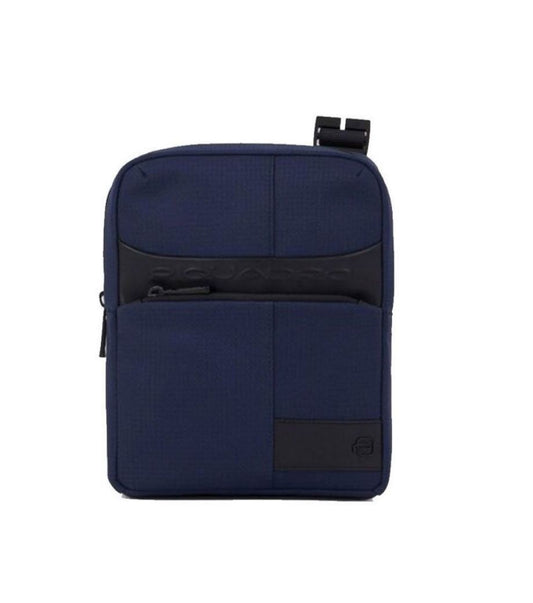 piquadro, tracolla piccola in stoffa, tracolla piccola, tracolla uomo, Pelletteria uomo, Accessori in pelle uomo, Prodotti in pelle uomo, Pelletteria di lusso uomo, Pelle uomo eleganza, Pelle uomo alta qualità, Accessori uomo in pelle, Borse pelle uomo, Borse tracolla pelle uomo, Pelletteria uomo elegante, Pelletteria uomo casual, Borse pelle uomo da lavoro, Borse pelle uomo da viaggio, Pelletteria uomo per occasioni speciali, Accessori pelle uomo da regalo, Pelle di alta qualità uomo, Pelle morbida uomo, P