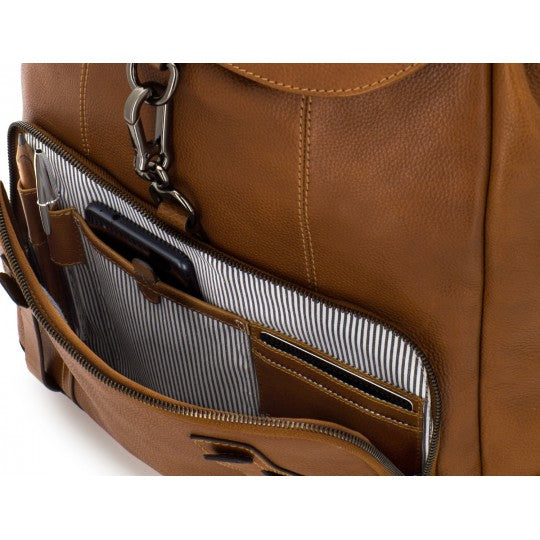 Pelletteria uomo, Accessori in pelle uomo, Prodotti in pelle uomo, Pelletteria di lusso uomo, Pelle uomo eleganza, Pelle uomo alta qualità, Accessori uomo in pelle, Borse pelle uomo, Portafogli pelle uomo, Zaini pelle uomo, Portachiavi in pelle uomo, Porta carte di Credito, Borse tracolla pelle uomo, Valigie pelle uomo, Pelletteria uomo elegante, Pelletteria uomo casual, Borse pelle uomo da lavoro, Borse pelle uomo da viaggio, Pelletteria uomo per occasioni speciali, Accessori pelle uomo da regalo, Pelle di