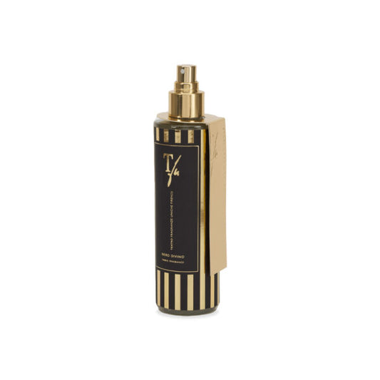 Fragranze per tessuti, Profumo per tessuti, Spray profumati per tessuti, Nebulizzatore per tessuti,  Profumo per biancheria,  Essenze per tessuti, Aromi per tessuti, Profumo per vestiti,  Fragrance fabrics, Tessuti profumati,  Fragranze durevoli per tessuti, Profumatori per armadi e cassetti, Essenza per biancheria da letto,  Note olfattive fragranze tessuti,  Profumo per lana e cotone
