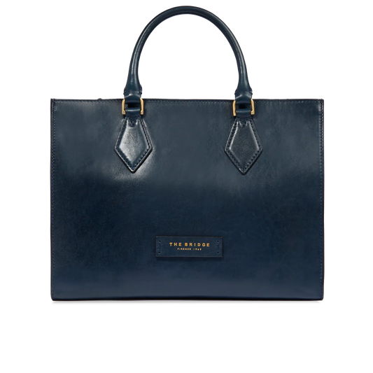 Pelletteria donna, Accessori in pelle donna, Prodotti in pelle donna, Pelletteria di lusso donna, Pelle donna eleganza, Pelle donna alta qualità, Accessori donna in pelle, Borse pelle donna, Portafogli pelle donna, Zaini pelle donna, Portachiavi in pelle donna, Porta carte di credito donna, Borse tracolla pelle donna, Valigie pelle donna, Pelletteria donna elegante, Pelletteria donna casual, Borse pelle donna da lavoro, Borse pelle donna da viaggio, Pelletteria donna per occasioni speciali, Accessori pelle 