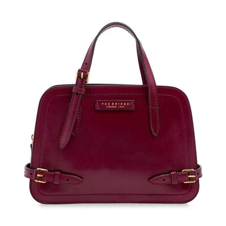 Pelletteria donna, Accessori in pelle donna, Prodotti in pelle donna, Pelletteria di lusso donna, Pelle donna eleganza, Pelle donna alta qualità, Accessori donna in pelle, Borse pelle donna, Portafogli pelle donna, Zaini pelle donna, Portachiavi in pelle donna, Porta carte di credito donna, Borse tracolla pelle donna, Valigie pelle donna, Pelletteria donna elegante, Pelletteria donna casual, Borse pelle donna da lavoro, Borse pelle donna da viaggio, Pelletteria donna per occasioni speciali, Accessori pelle 