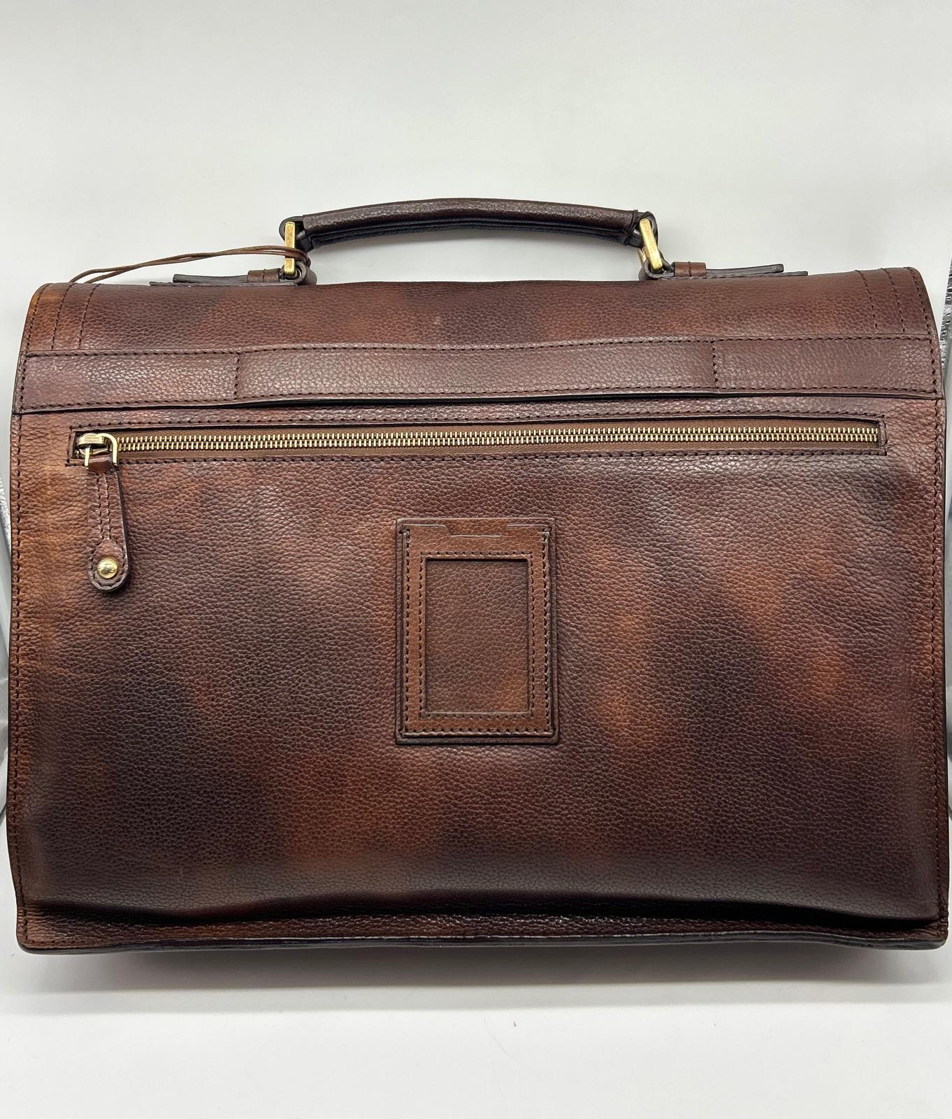 the bridge, borsa da lavoro, cartella da lavoro, Pelletteria uomo donna, Accessori in pelle uomo donna , Prodotti in pelle uomo donna, Pelletteria di lusso uomo donna, Pelle uomo donna eleganza, Pelle uomo donna alta qualità, Accessori uomo donna in pelle, Borse pelle uomo donna,  Borse tracolla pelle uomo donna, Pelletteria uomo donna elegante, Pelletteria uomo donna casual, Borse pelle uomo donna da lavoro, Borse pelle uomo donna da viaggio, Pelletteria uomo 