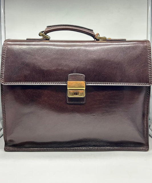 the bridge, cartella grande da lavoro, cartella da lavoro, Pelletteria uomo donna, Accessori in pelle uomo donna , Prodotti in pelle uomo donna, Pelletteria di lusso uomo donna, Pelle uomo donna eleganza, Pelle uomo donna alta qualità, Accessori uomo donna in pelle, Borse pelle uomo donna,  Borse tracolla pelle uomo donna, Pelletteria uomo donna elegante, Pelletteria uomo donna casual, Borse pelle uomo donna da lavoro, Borse pelle uomo donna da viaggio, Pelletteria uomo 