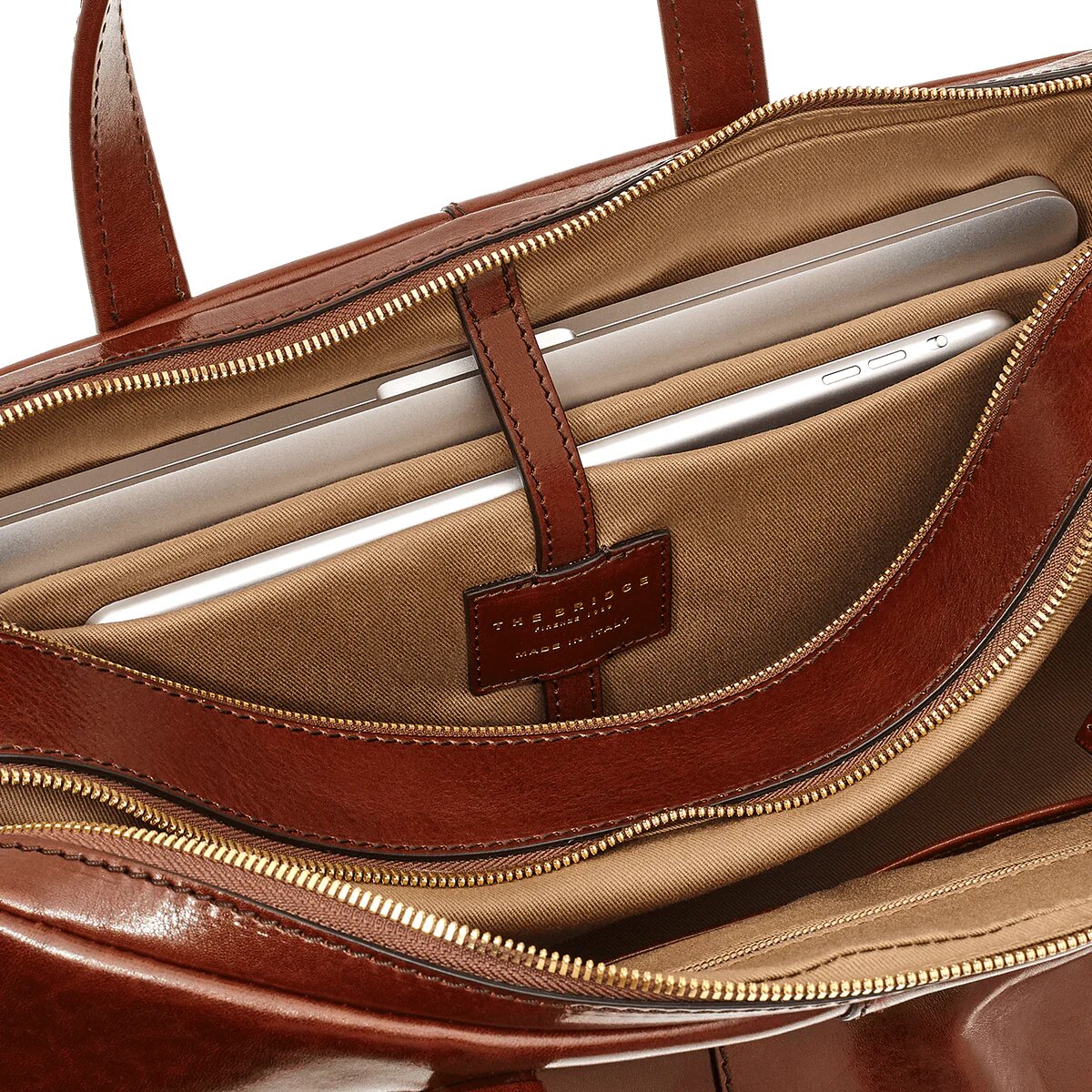 the bridge, cartella vespucci, cartella da lavoro, Pelletteria uomo donna, Accessori in pelle uomo donna , Prodotti in pelle uomo donna, Pelletteria di lusso uomo donna, Pelle uomo donna eleganza, Pelle uomo donna alta qualità, Accessori uomo donna in pelle, Borse pelle uomo donna,  Borse tracolla pelle uomo donna, Pelletteria uomo donna elegante, Pelletteria uomo donna casual, Borse pelle uomo donna da lavoro, Borse pelle uomo donna da viaggio, Pelletteria uomo 