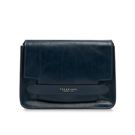 Pelletteria donna, Accessori in pelle donna, Prodotti in pelle donna, Pelletteria di lusso donna, Pelle donna eleganza, Pelle donna alta qualità, Accessori donna in pelle, Borse pelle donna, Portafogli pelle donna, Zaini pelle donna, Portachiavi in pelle donna, Porta carte di credito donna, Borse tracolla pelle donna, Valigie pelle donna, Pelletteria donna elegante, Pelletteria donna casual, Borse pelle donna da lavoro, Borse pelle donna da viaggio, Pelletteria donna per occasioni speciali, Accessori pelle 